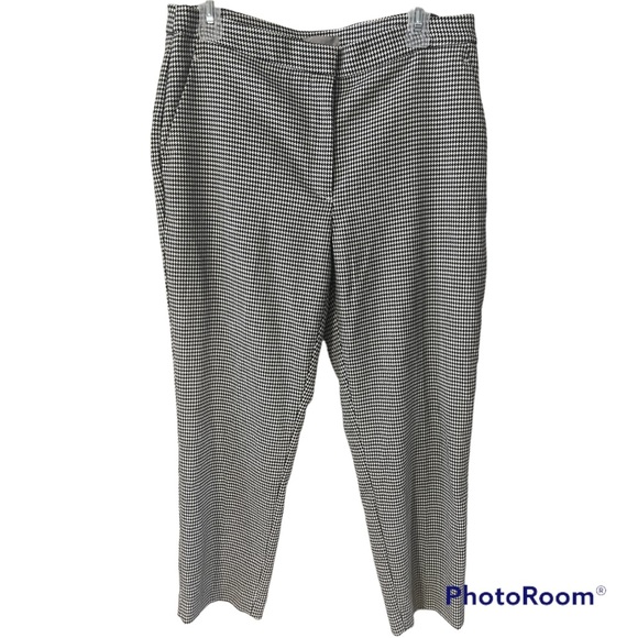 A great pair of H & M pants that never go out of style in a size 10’ - Picture 2 of 6